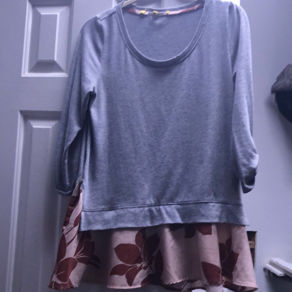 Anthropologie 3/4 sleeve length shirt- grey